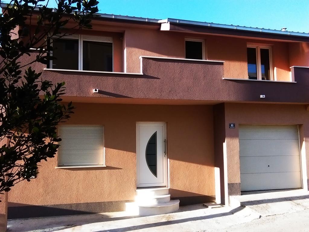 Apartment Ivo ポドストラナ エクステリア 写真