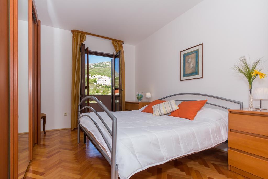 Apartment Ivo ポドストラナ エクステリア 写真