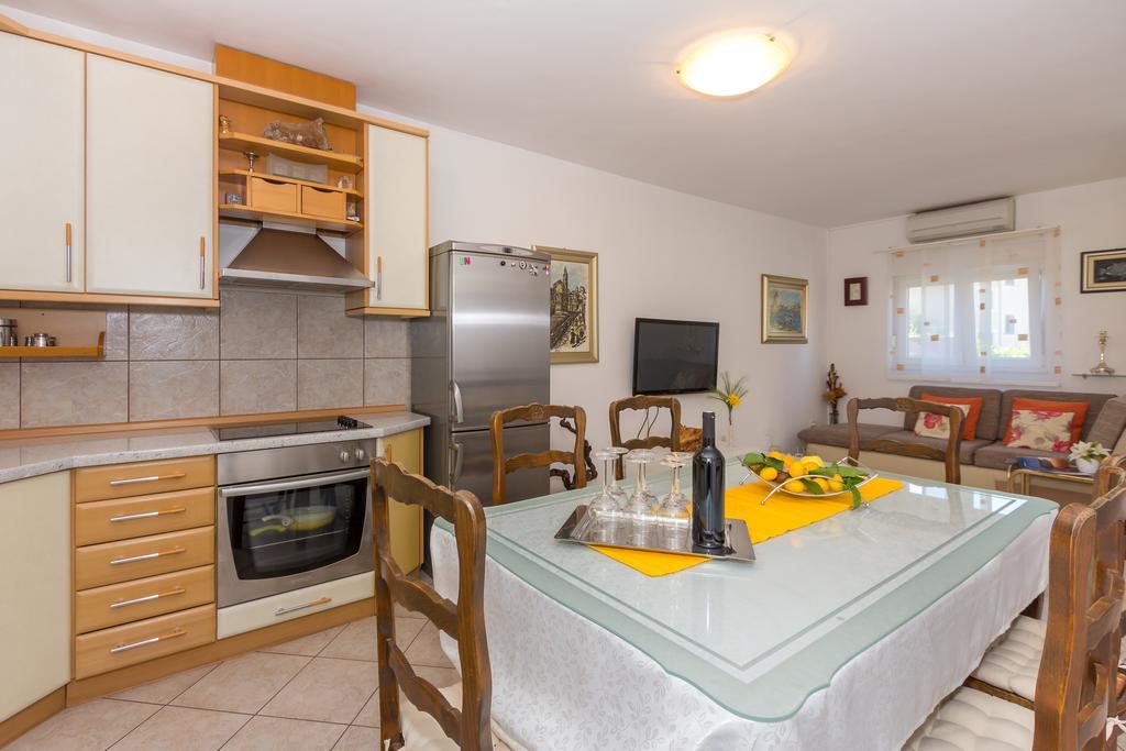 Apartment Ivo ポドストラナ エクステリア 写真