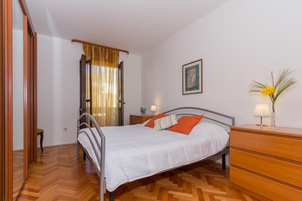 Apartment Ivo ポドストラナ エクステリア 写真